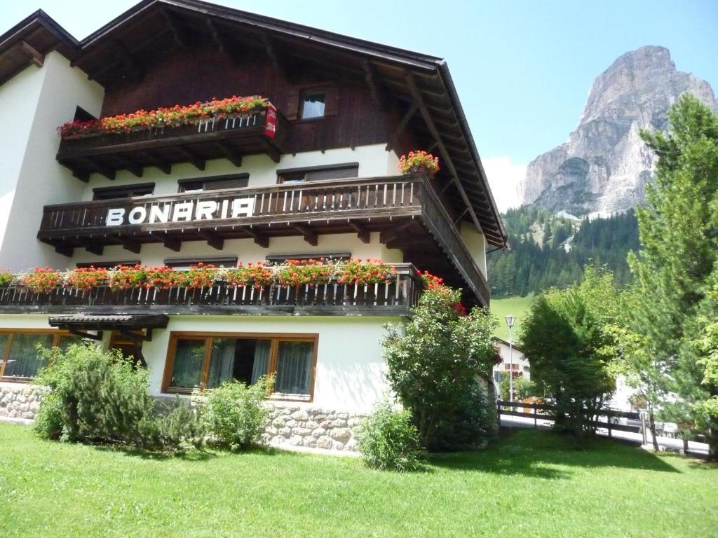 Garni Bonaria Aparthotel Corvara In Badia Exterior foto